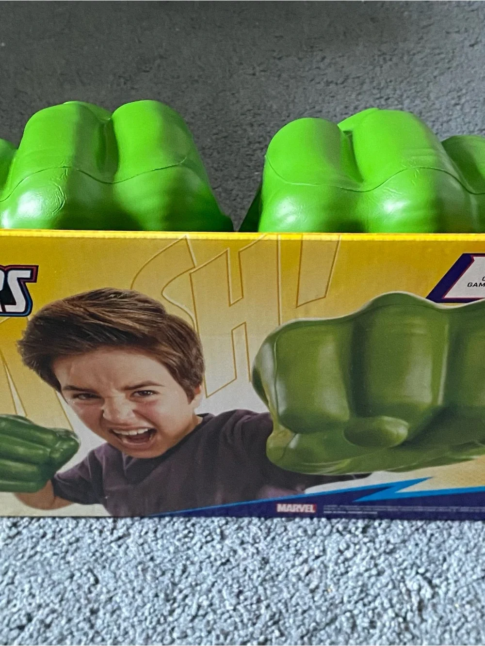 Marvel Avengets Hulk Giant Green Foam Fist Role-Play Hands Gloves
